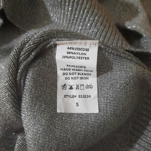 Blue Lemon Womens Silver Bishop Sleeve Keyhole Tie Back Sweater Size Small NWT - Picture 4 of 5